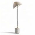 Vloerlamp met beton voet en stoffen kap in grijs en wit 25 x 25 x 150cm